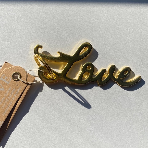 gold ‘love’ script bottle opener keychain - Picture 1 of 3